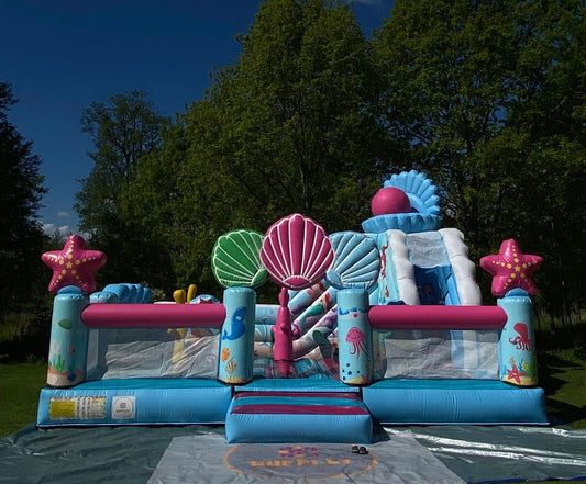 Piepūšamā atrakcija Ariel nāriņa. Atrakciju noma bērnu ballītēm Rīgā, Mārupē un Pierīgā. Droša un tīra.