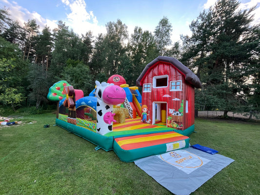 Piepūšamā atrakcija Lauku sēta. Atrakciju noma bērnu ballītēm Rīgā, Mārupē un Pierīgā. Droša un tīra.